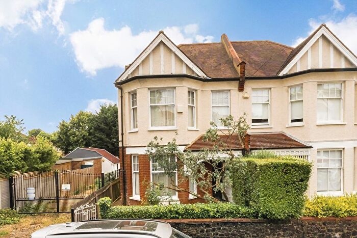 2 Bedroom Flat For Sale In Belmont Avenue, London, N13