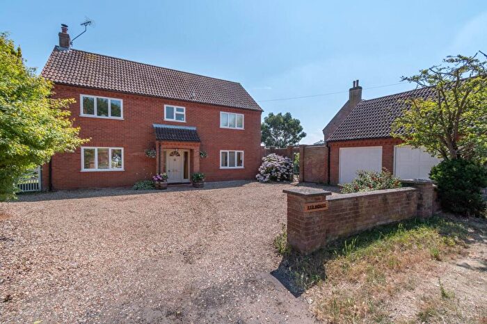 4 Bedroom Detached House For Sale In Lexham Road, Litcham, PE32