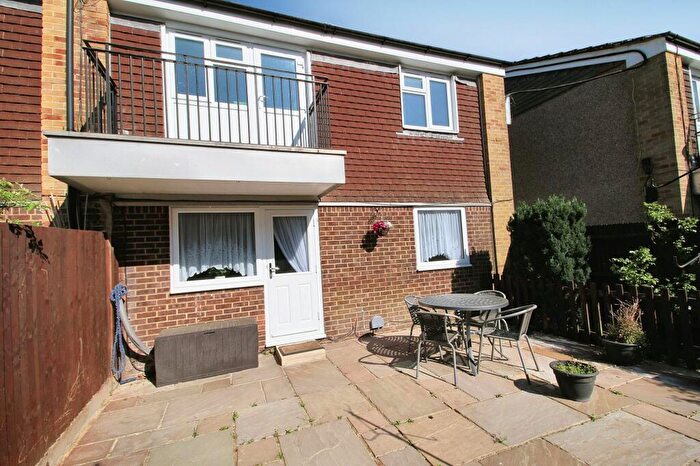 1 Bedroom Maisonette For Sale In Shortdale Road, Aldershot, GU11