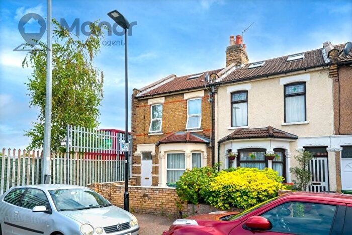 3 Bedroom End Terrace House For Sale In Nine Acres Close, Manor Park, E12