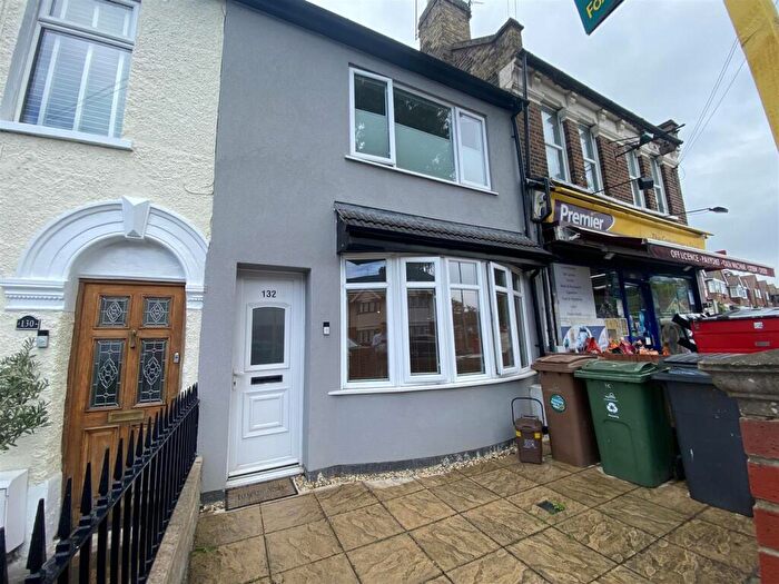 5 Bedroom House For Sale In New Road, London, E4