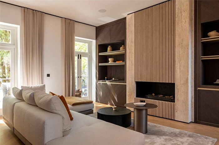 4 Bedroom Terraced House To Rent In Berkeley Gardens, Kensington, W8