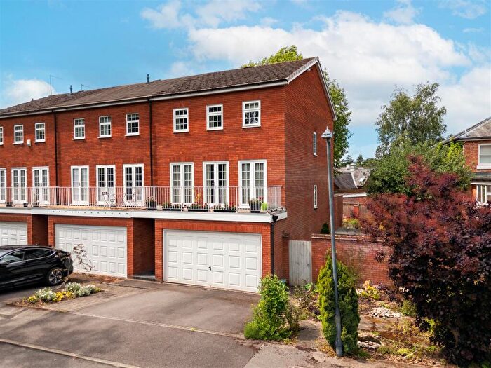 4 Bedroom Town House For Sale In Lillington Avenue, Leamington Spa, CV32