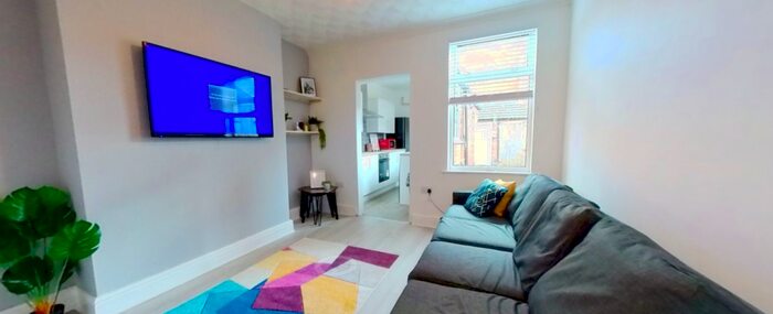 4 Bedroom House To Rent In Sincil Bank, Lincoln, Lincoln, LN5