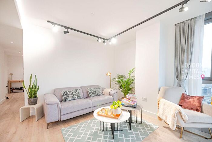 2 Bedroom Apartment To Rent In Valencia Tower, Bollinder Place, London, EC1V