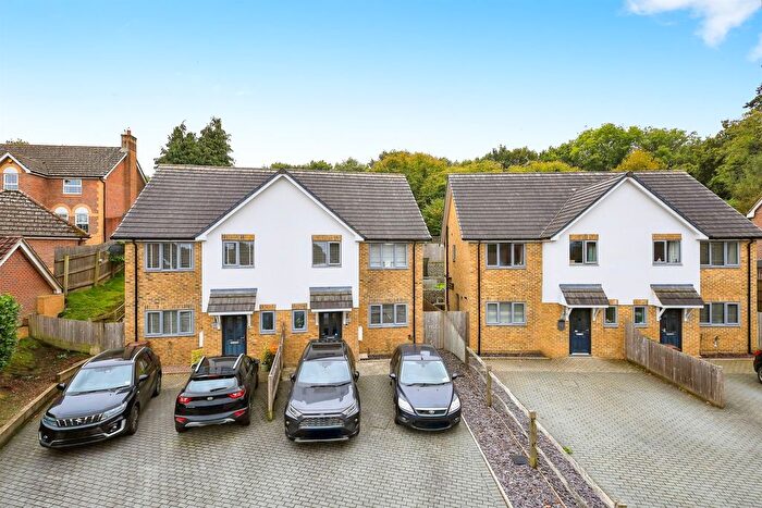 3 Bedroom Semi-detached House For Sale In New Barn Lane, Ridgewood, Uckfield, TN22