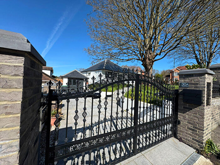 3 Bedroom Detached House To Rent In Manor Road, Woodford Green, Essex, IG7