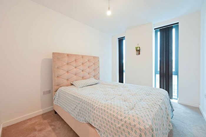 2 Bedroom Flat For Sale In Graciosa Court, Harford Street, Stepney, London, E1