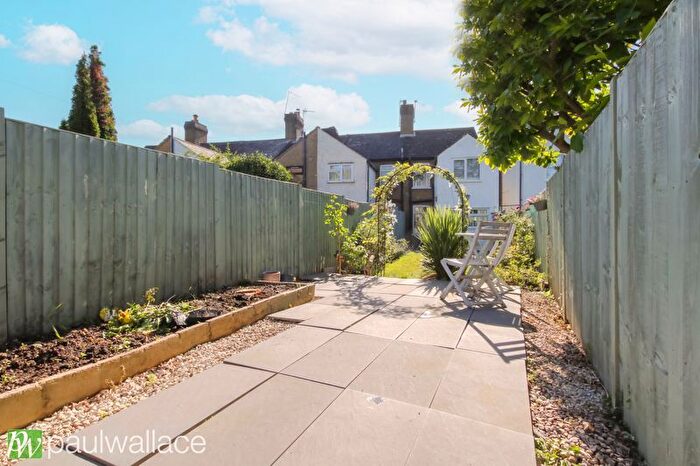 2 Bedroom End Of Terrace House For Sale In Burford Street, Hoddesdon, EN11