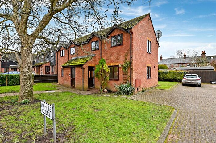 Apartment To Rent In Frank Lunnon Close, Bourne End, Buckinghamshire, SL8