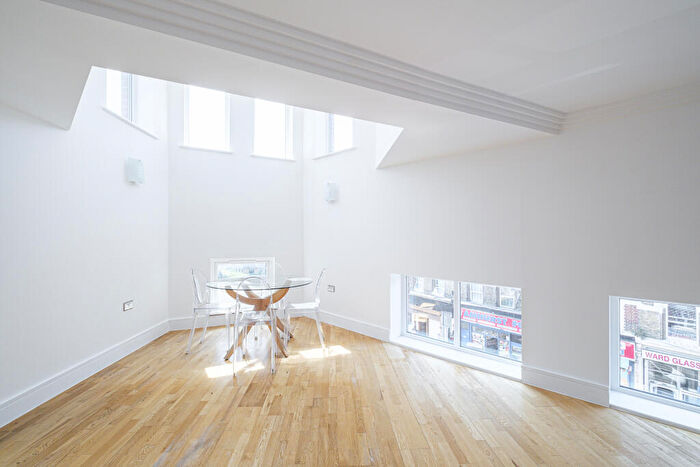 2 Bedroom Apartment To Rent In Amhurst Road, Hackney, N16