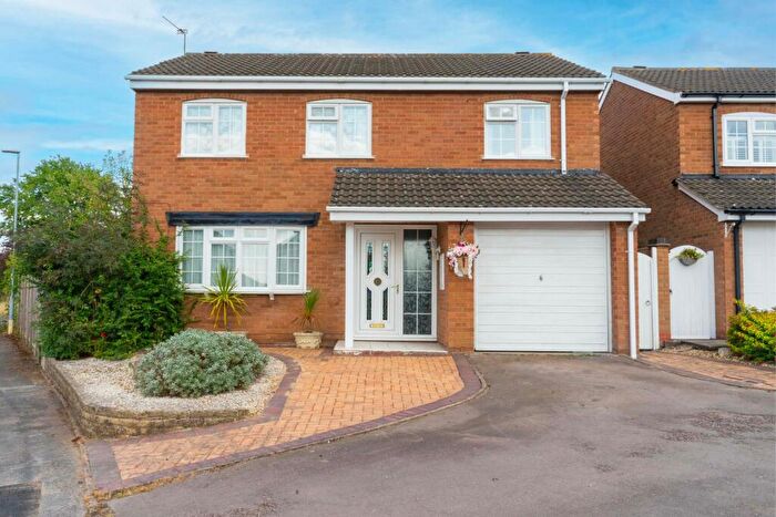 4 Bedroom Detached House For Sale In Berkeley Close, Oadby, Leicester, LE2