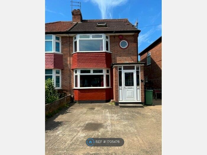4 Bedroom Semi-Detached House To Rent In Orchard Grove, Edgware, HA8