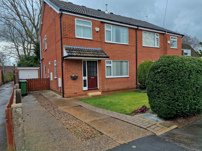 4 Bedroom Semi-Detached House To Rent In Churchill Avenue, Cottingham, Yorkshire, HU16