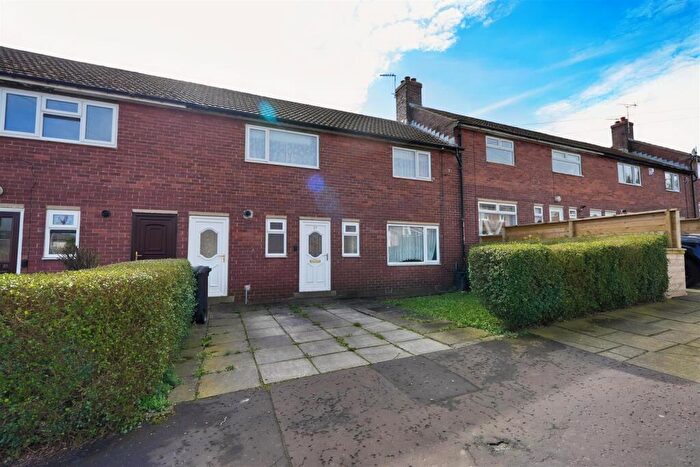 3 Bedroom Terraced House For Sale In The Crescent, Holywell Green, Halifax, HX4