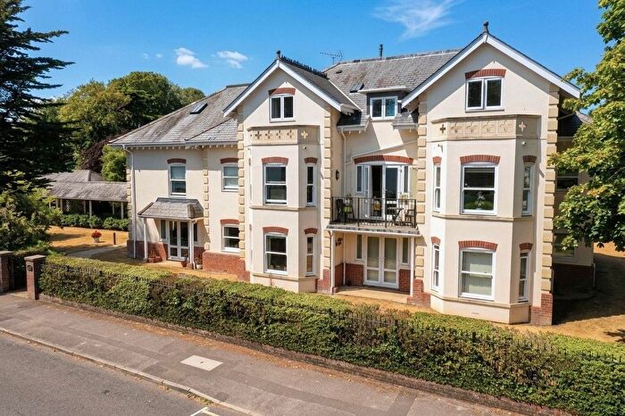 3 Bedroom Flat For Sale In De Mauley Road, Poole, BH13