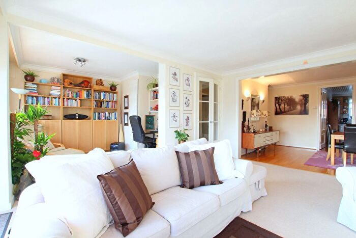2 Bedroom Flat To Rent In St. John's Avenue, London, SW15