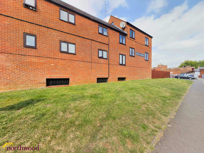 1 Bedroom Flat To Rent In Christchurch Court, Banbury, OX16