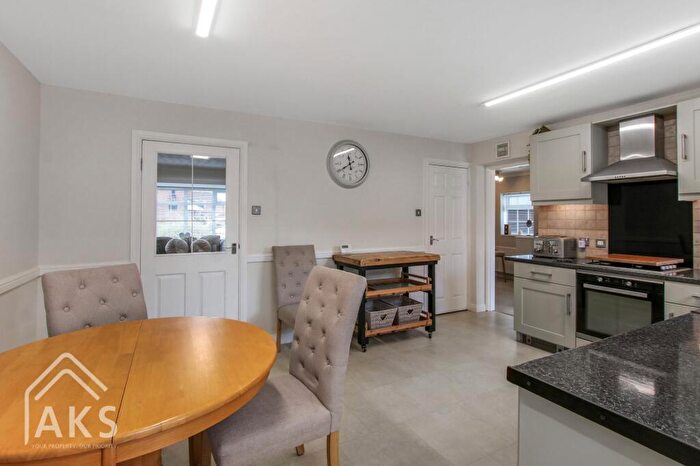 4 Bedroom Detached House For Sale In Woodmans Croft, Hatton, DE65