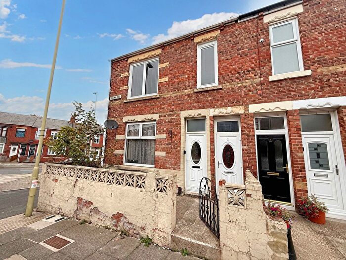 2 Bedroom Flat For Sale In Tadema Road, South Shields, NE33