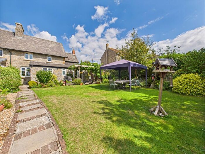 3 Bedroom End Of Terrace House For Sale In Martock Road, Long Sutton, TA10