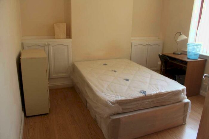 5 Bedroom Terraced House To Rent In Thesiger Street, Cathays, Cardiff, CF24