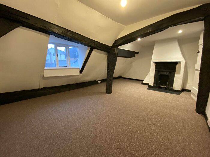 2 Bedroom Cottage To Rent In George Street, Hailsham, BN27