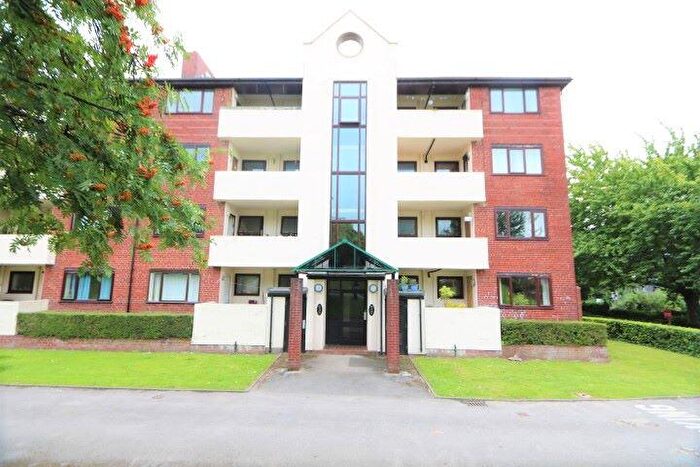 2 Bedroom Flat To Rent In Imogen Court, Salford, M5