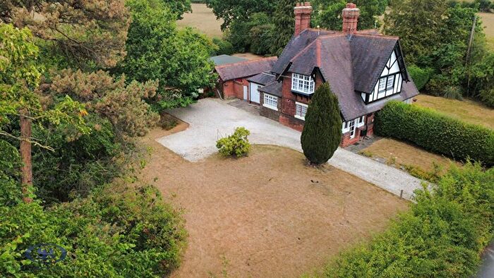 2 Bedroom Cottage For Sale In Crewe Road, Crewe, CW1