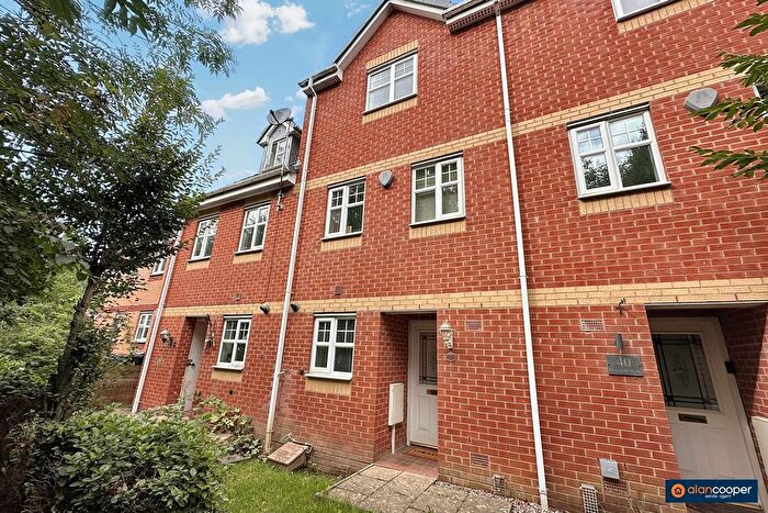 4 Bedroom Town House For Sale In Marigold Walk, Bermuda Park, Nuneaton, CV10