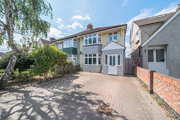 3 Bedroom Semi Detached House For Sale In Bedonwell Road, London, SE2