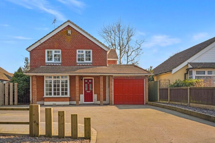 4 Bedroom Detached House For Sale In Canterbury Road, Kennington, TN25