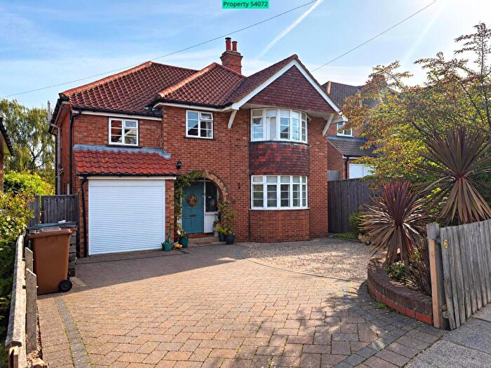 4 Bedroom Detached House For Sale In Cheltenham Avenue, Ipswich, IP1