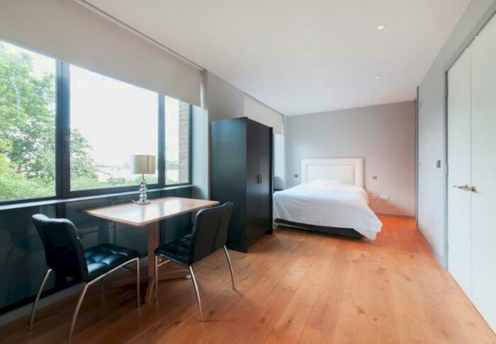 Apartment To Rent In Lots Road, London, SW10