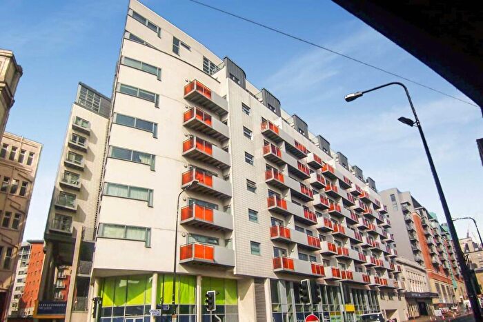2 Bedroom Flat For Sale In The Lock Building, Southern Gateway, Manchester City Centre, M1
