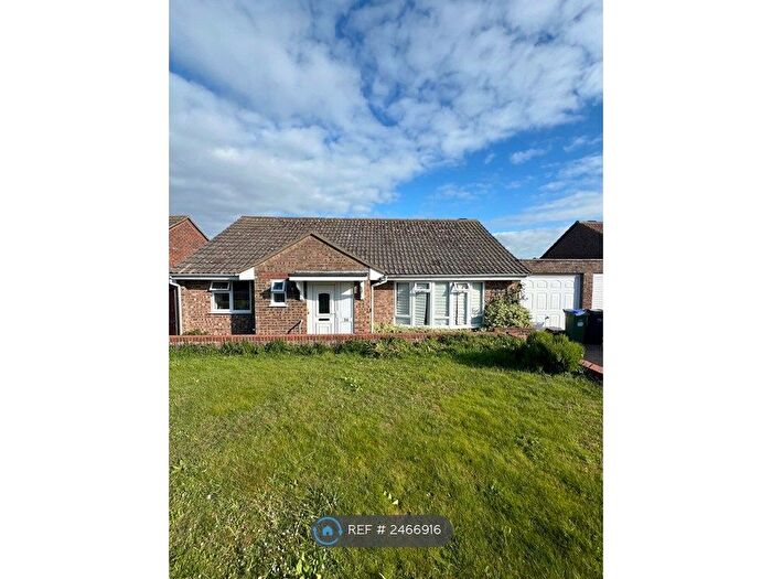 2 Bedroom Bungalow To Rent In Dukes Close, Seford, BN25