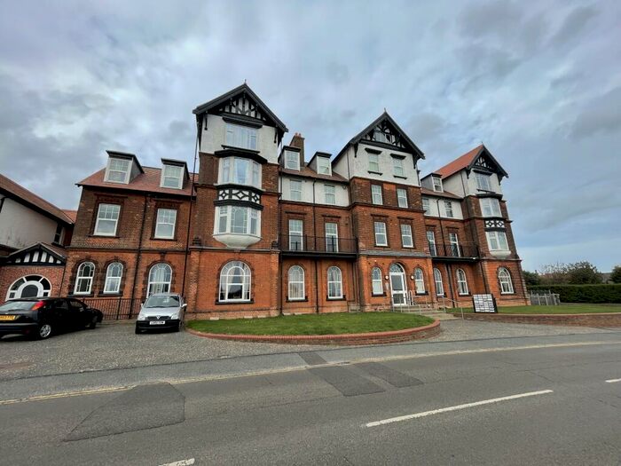 2 Bedroom Apartment To Rent In Cromer Road, Mundesley, Norwich, NR11