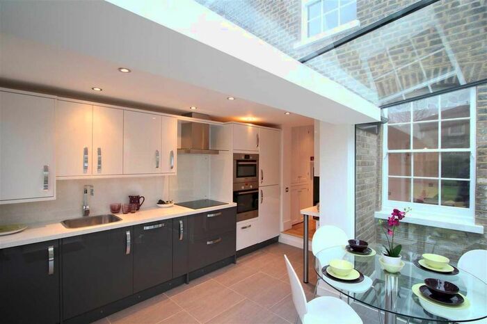 4 Bedroom Terraced House To Rent In Lillieshall Road, London, SW4