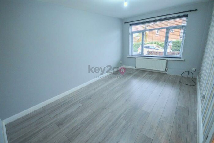 3 Bedroom Terraced House For Sale In Norgreave Way, Halfway, S20