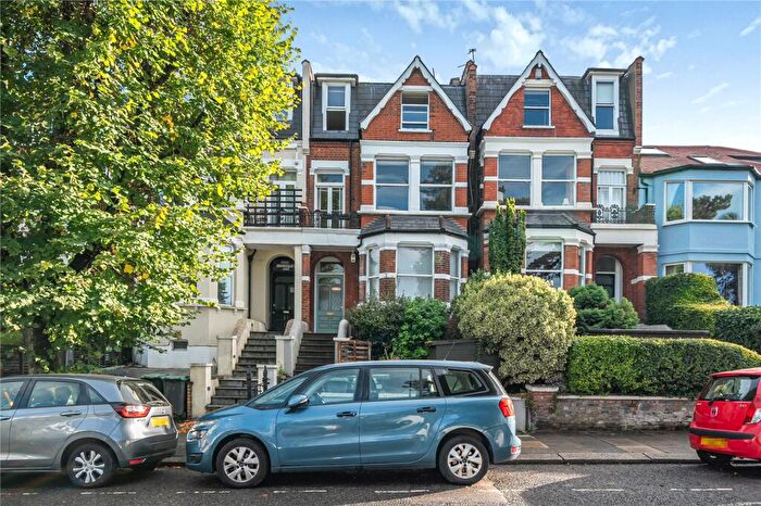 3 Bedroom Apartment For Sale In Alexandra Park Road, London, N22