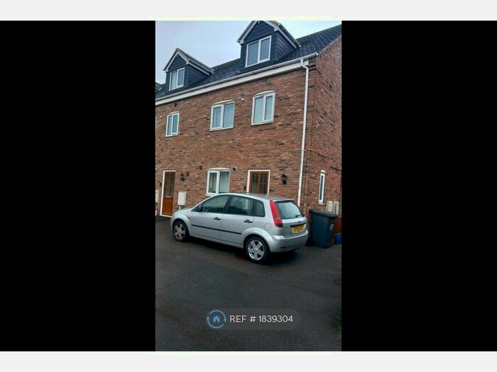 3 Bedroom Semi-Detached House To Rent In Sankey Drive, Albert Village, Swadlincote, DE11