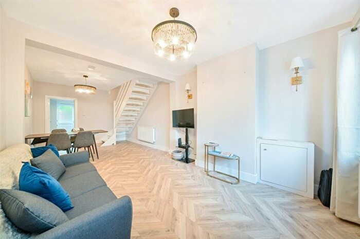 2 Bedroom Semi-Detached House To Rent In Vincent Road, Kingston Upon Thames, KT1