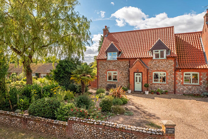 4 Bedroom Semi-Detached House For Sale In Church Street, Plumstead, Norfolk, NR11