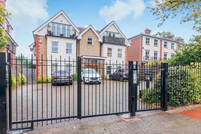 2 Bedroom Flat To Rent In Church Road, Shortlands, Bromley, BR2