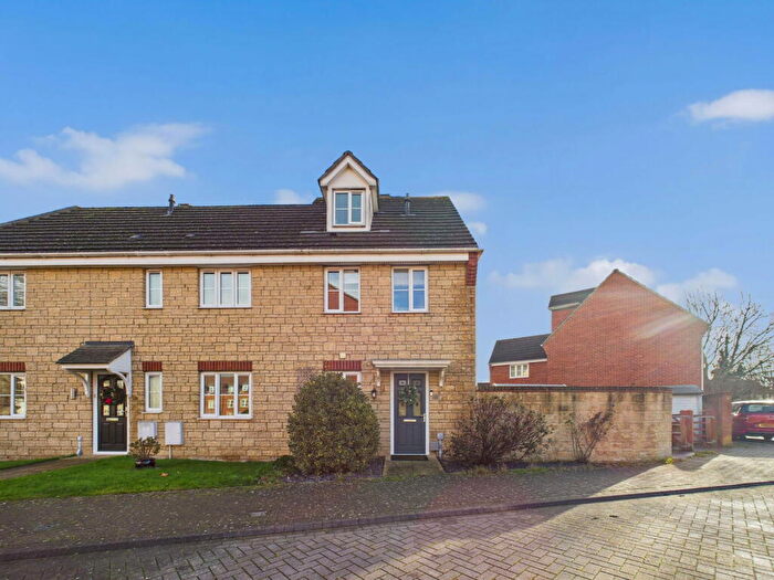 3 Bedroom End Of Terrace House For Sale In Dace Road, Calne, SN11