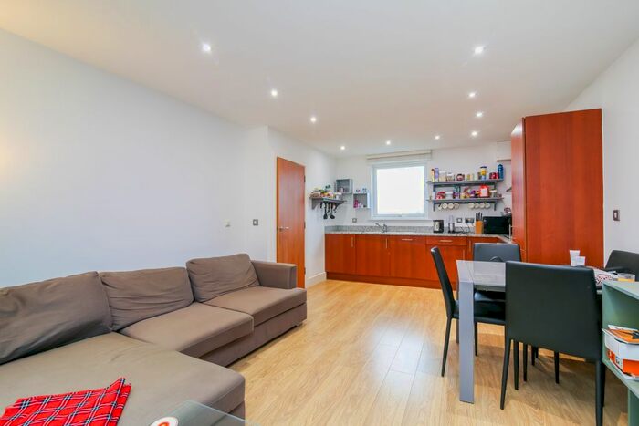 2 Bedroom Property To Rent In Maltings Place, Tower Bridge Road, London, Greater London, SE16