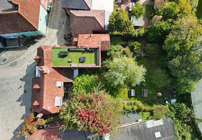 5 Bedroom Detached House To Rent In The Square, Hamble, SO31