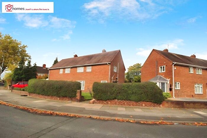 3 Bedroom Semi Detached House For Sale In Stanley Road, Darlaston, WS10