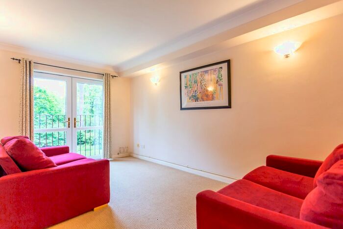 1 Bedroom Flat To Rent In Castlebar Park, Ealing, London, W5
