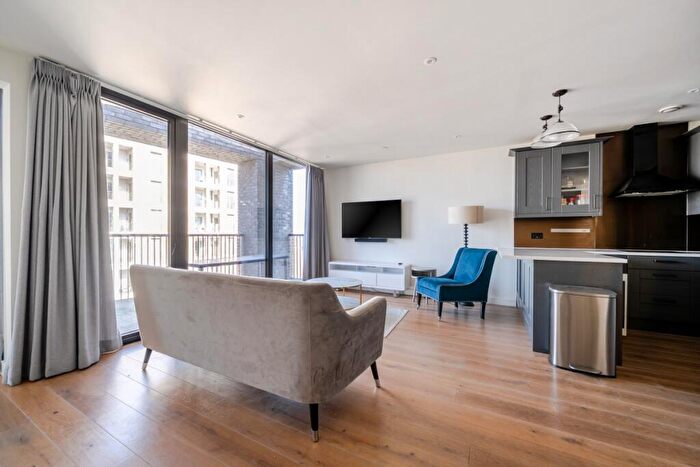 2 Bedroom Apartment To Rent In Emery Way, Wapping, E1W
